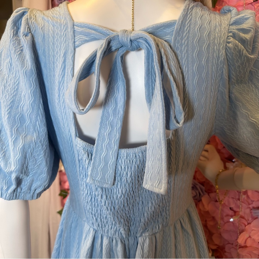 Fantastic Fawn NWOT Light Blue Midi Dress with Pockets - Picture 5 of 10